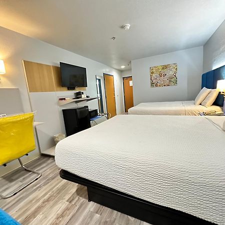 Microtel Inn & Suites By Wyndham Gallup - Pet Friendly Exterior photo
