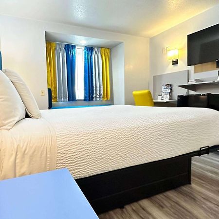 Microtel Inn & Suites By Wyndham Gallup - Pet Friendly Exterior photo