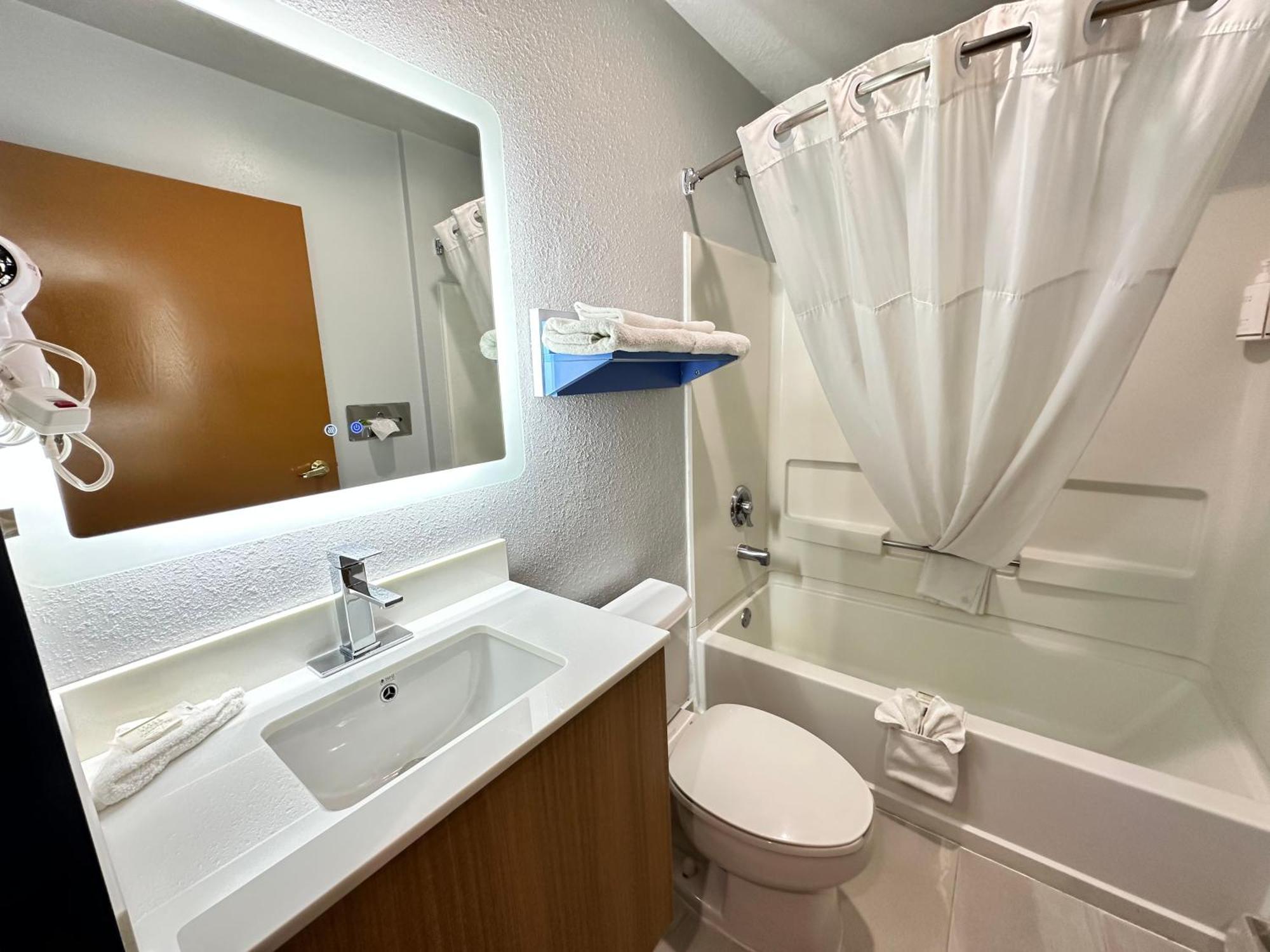 Microtel Inn & Suites By Wyndham Gallup - Pet Friendly Exterior photo