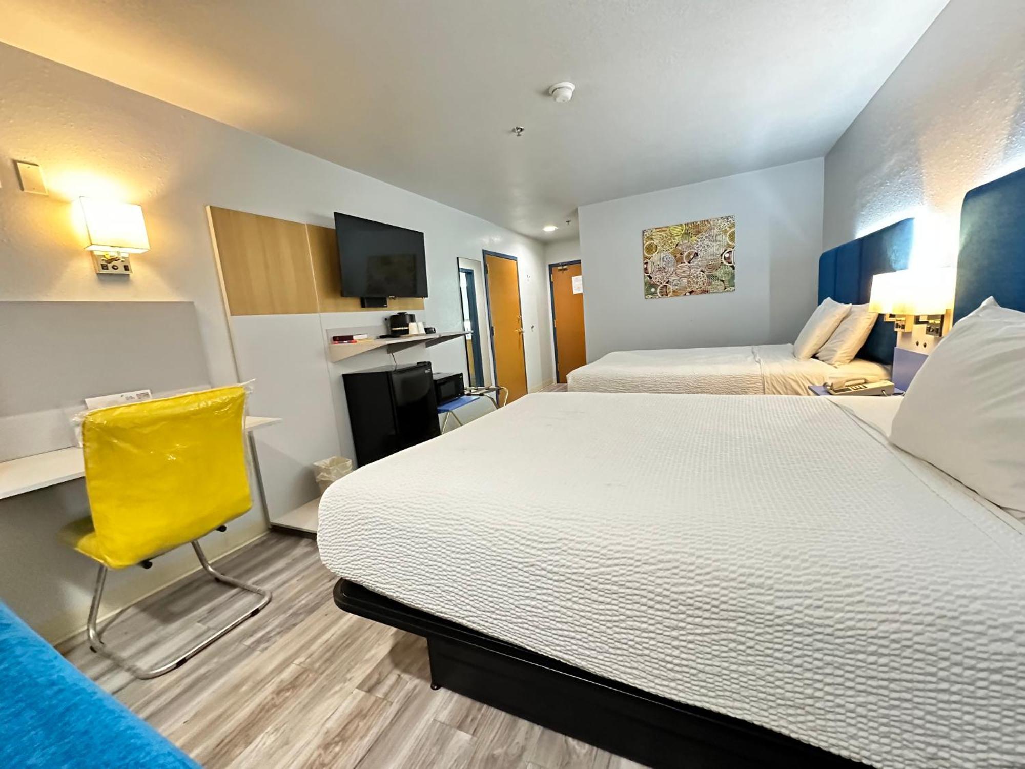 Microtel Inn & Suites By Wyndham Gallup - Pet Friendly Exterior photo