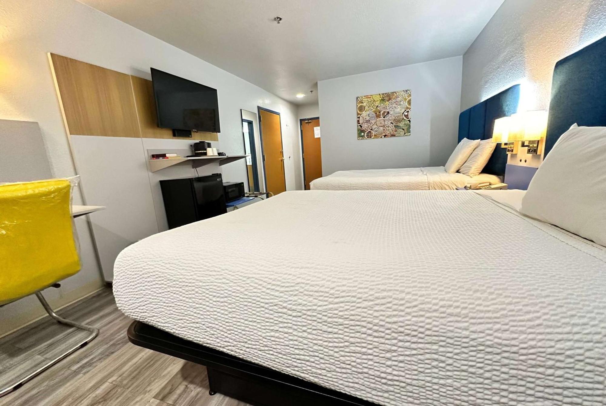 Microtel Inn & Suites By Wyndham Gallup - Pet Friendly Exterior photo